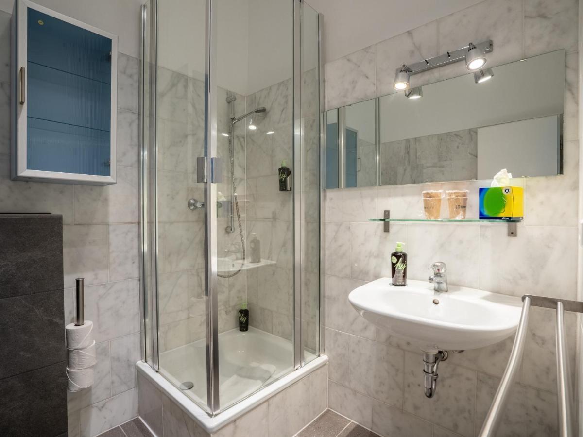 Apartments Berlin Lottumstrasse 4 Берлин Экстерьер фото